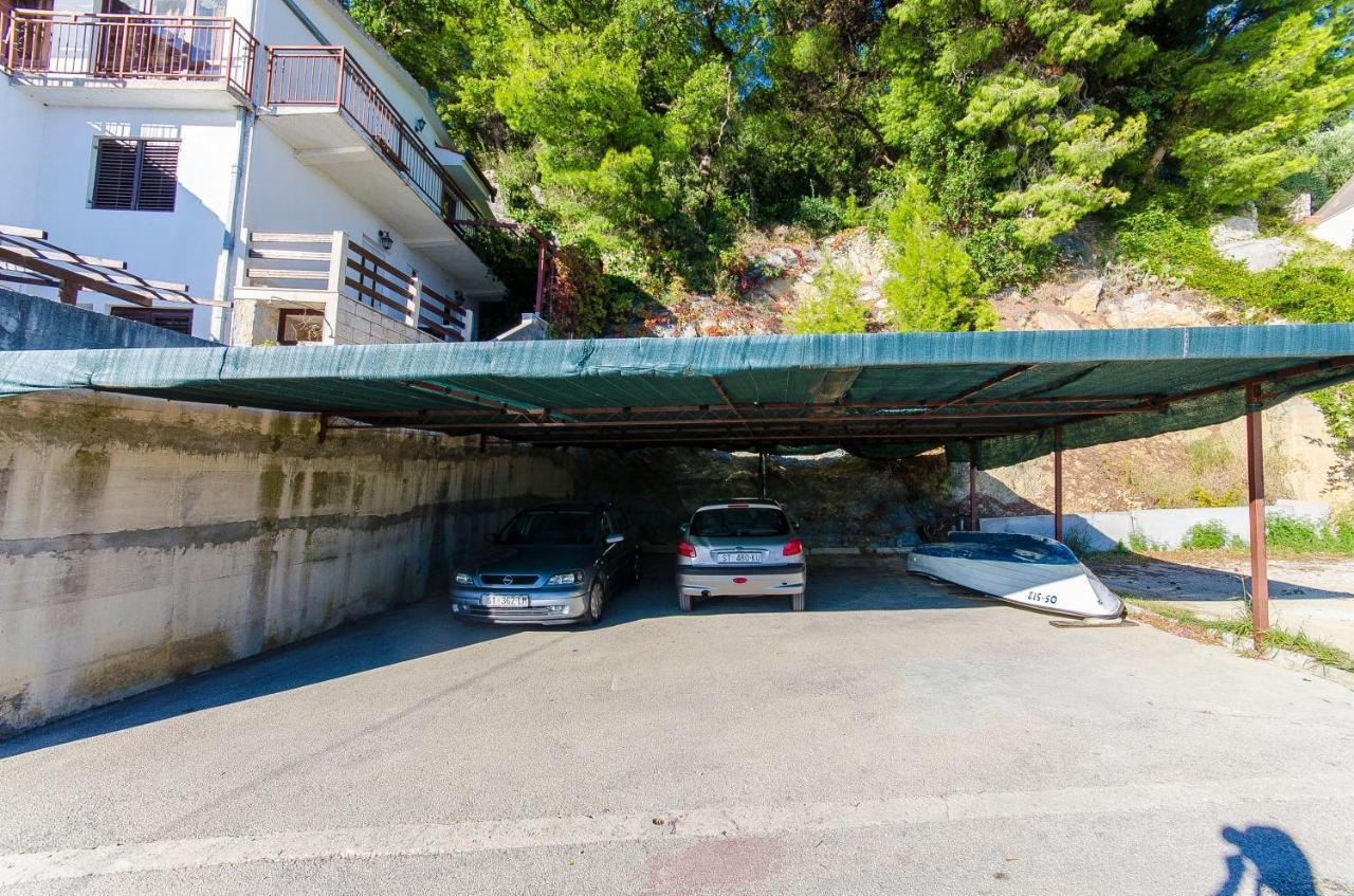Apartments By The Sea Pisak, Omis - 2802 エクステリア 写真