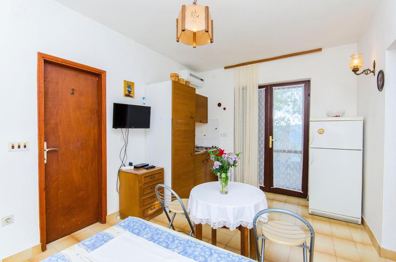 Apartments By The Sea Pisak, Omis - 2802 エクステリア 写真