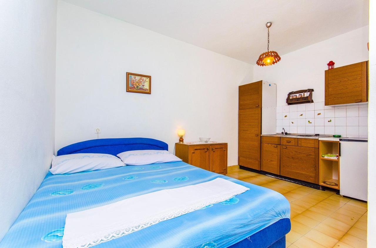 Apartments By The Sea Pisak, Omis - 2802 エクステリア 写真
