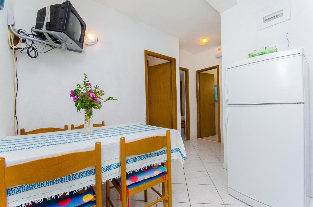 Apartments By The Sea Pisak, Omis - 2802 エクステリア 写真
